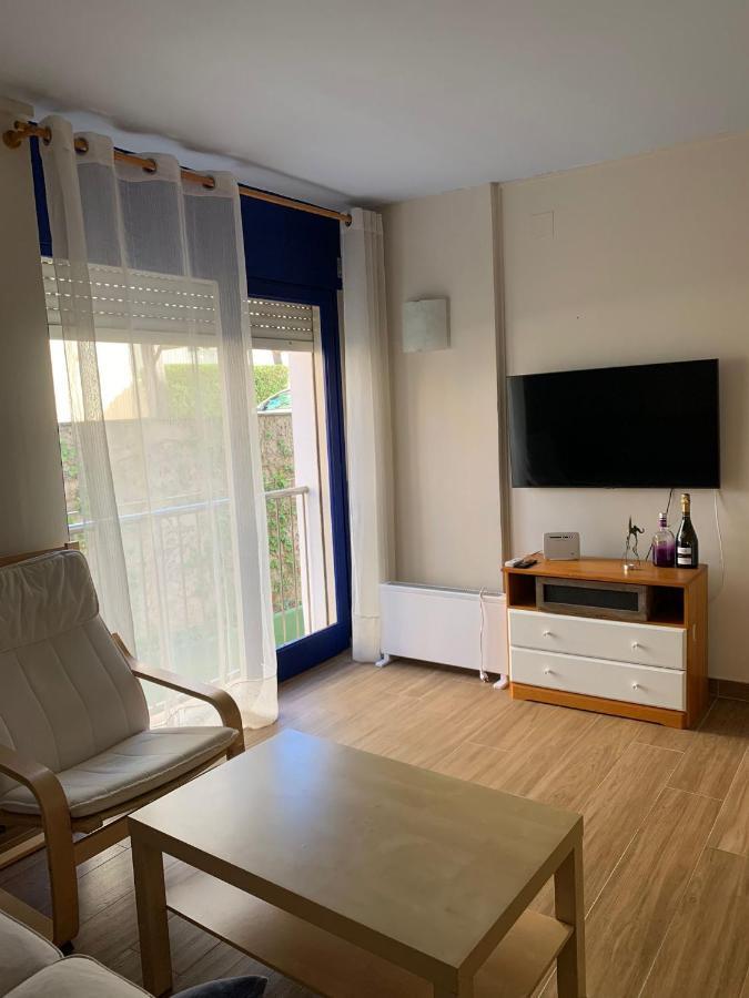 Cosy In L Escala, 7 Mins Walk To The Closest Beach, Riells Appartamento L' Escala